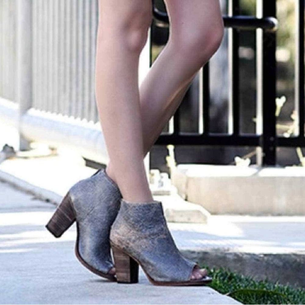 Bed Stu Size 8 Onset Peep Toe Distressed Grey Leather Ankle Booties